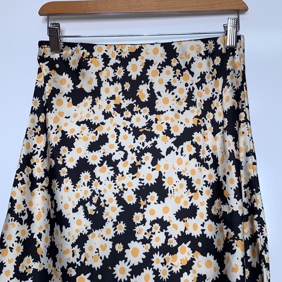 NWOT KEASMTO Black Sunflower Floral Retro Midi - Picture 4 of 10